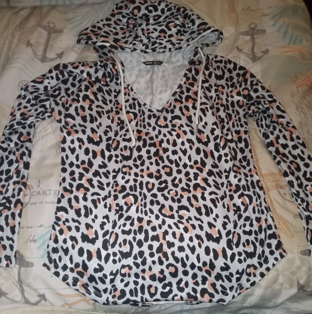 Long sleeve hoodie shirt
